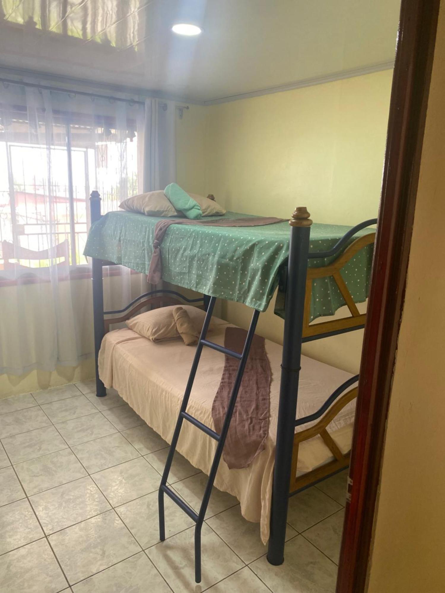 Hostel Casa Marina Puerto Limon Eksteriør bilde
