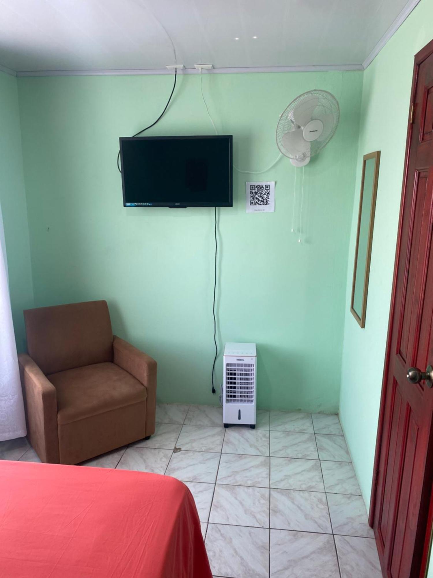 Hostel Casa Marina Puerto Limon Eksteriør bilde
