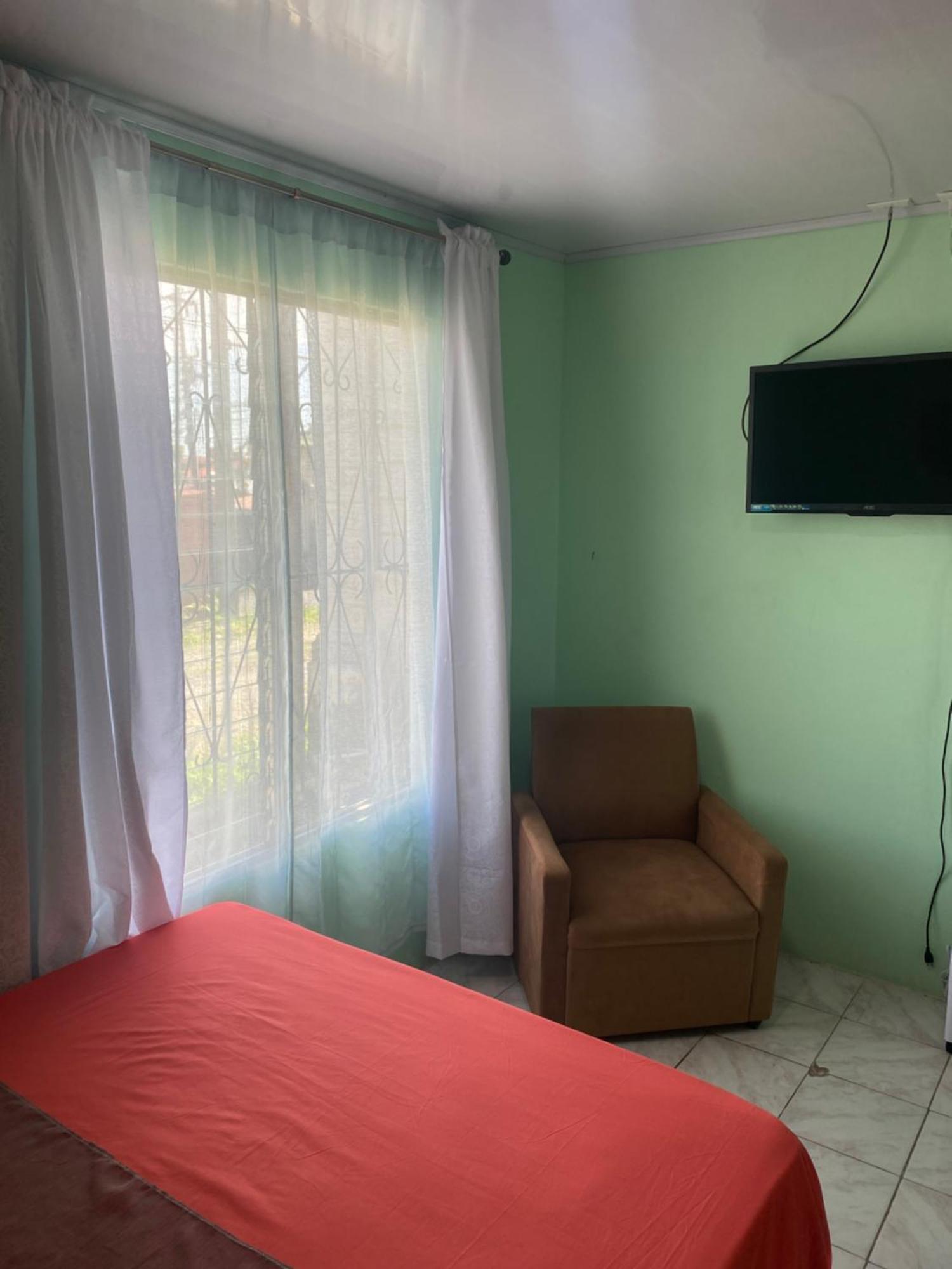Hostel Casa Marina Puerto Limon Eksteriør bilde