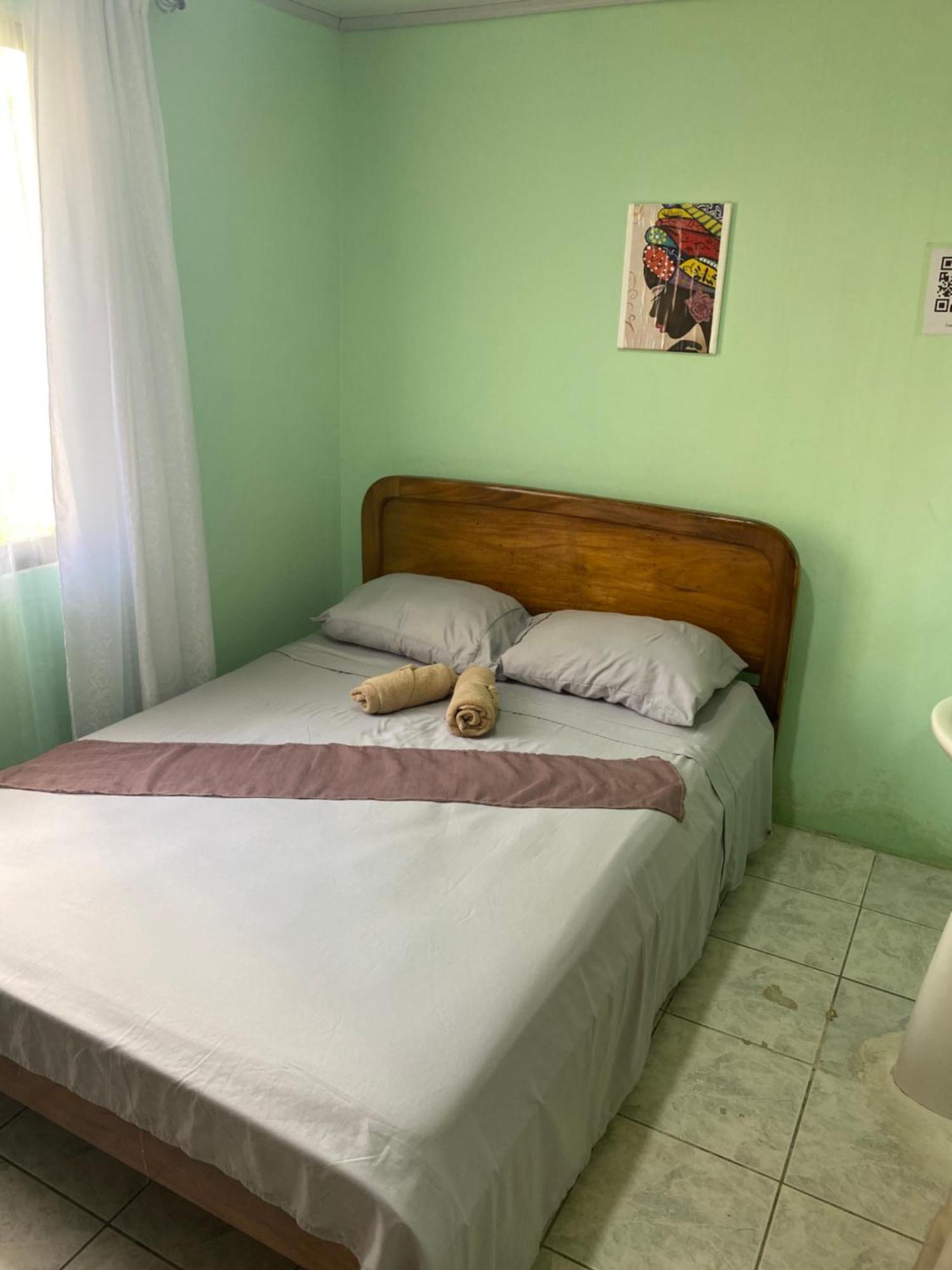 Hostel Casa Marina Puerto Limon Eksteriør bilde