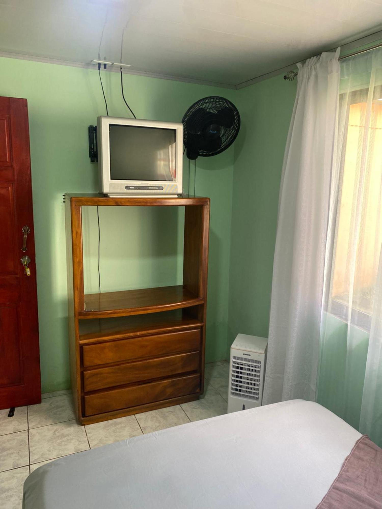 Hostel Casa Marina Puerto Limon Eksteriør bilde